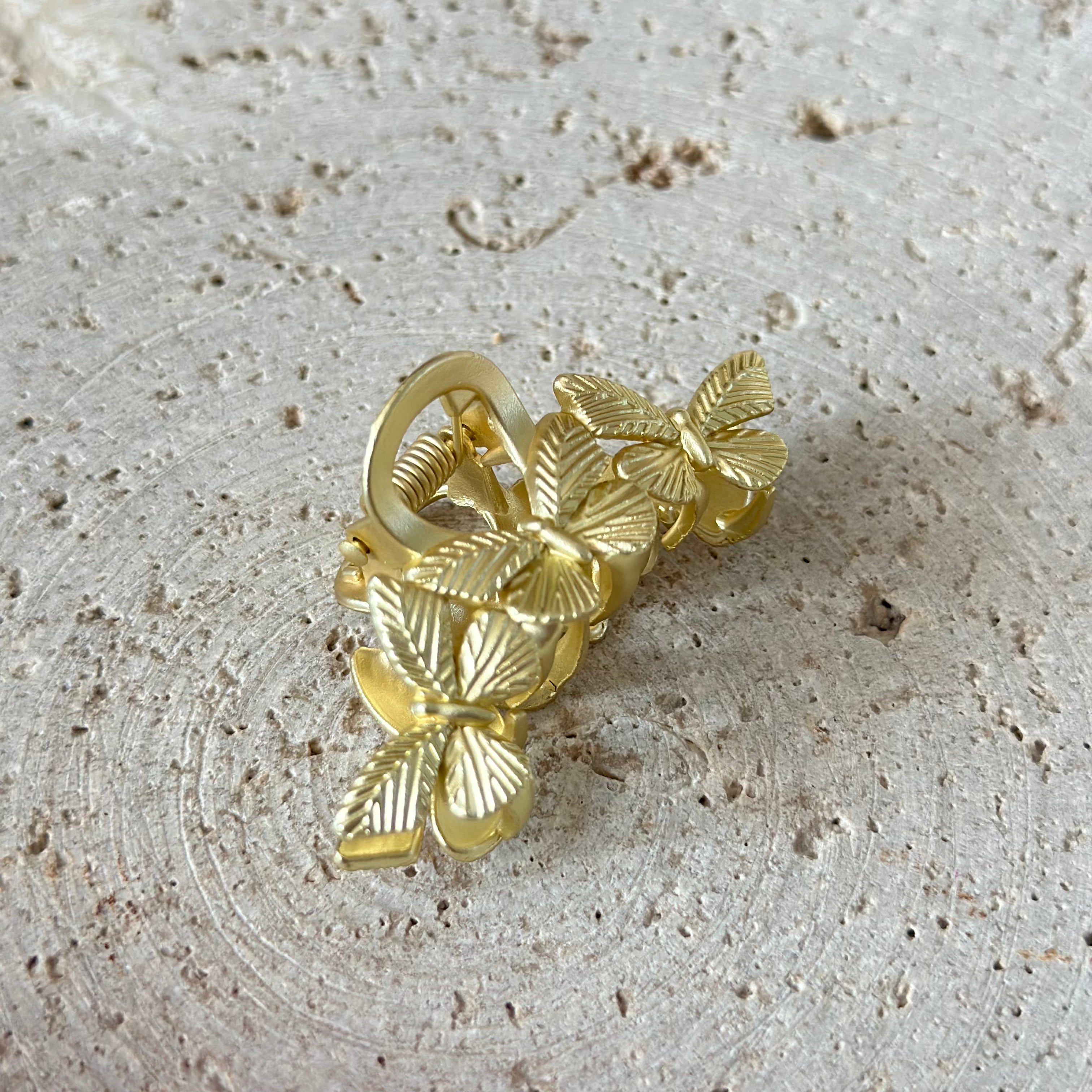 hairclip
butterfly matte gold