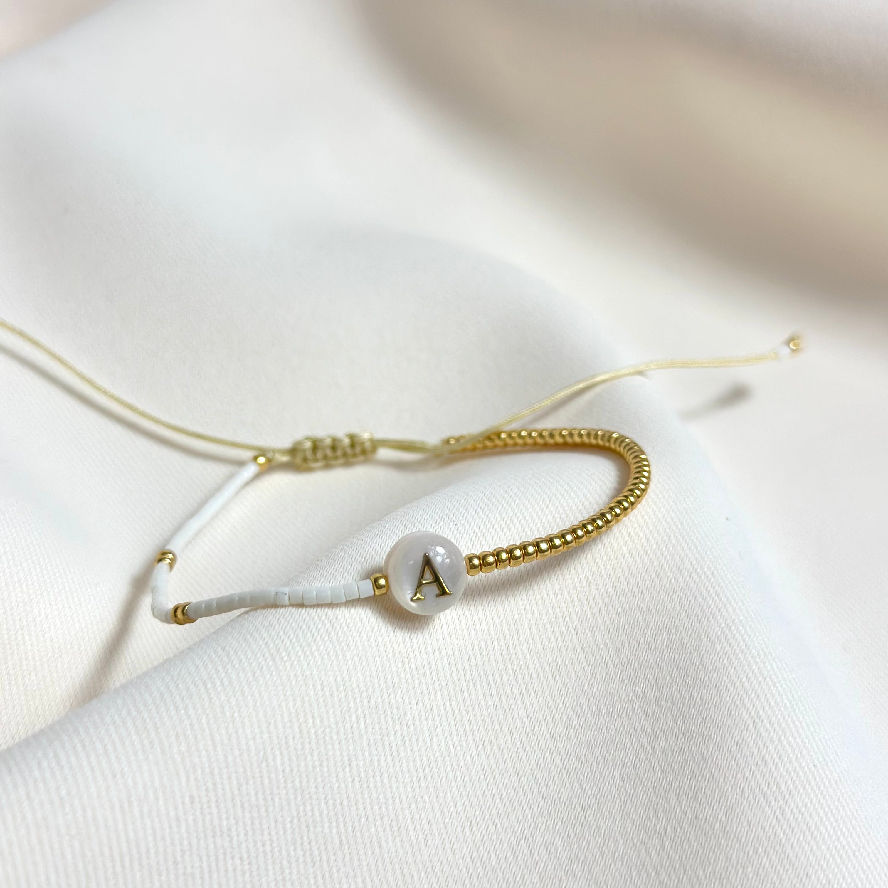 Initial Mother of Pearl - Bracelet