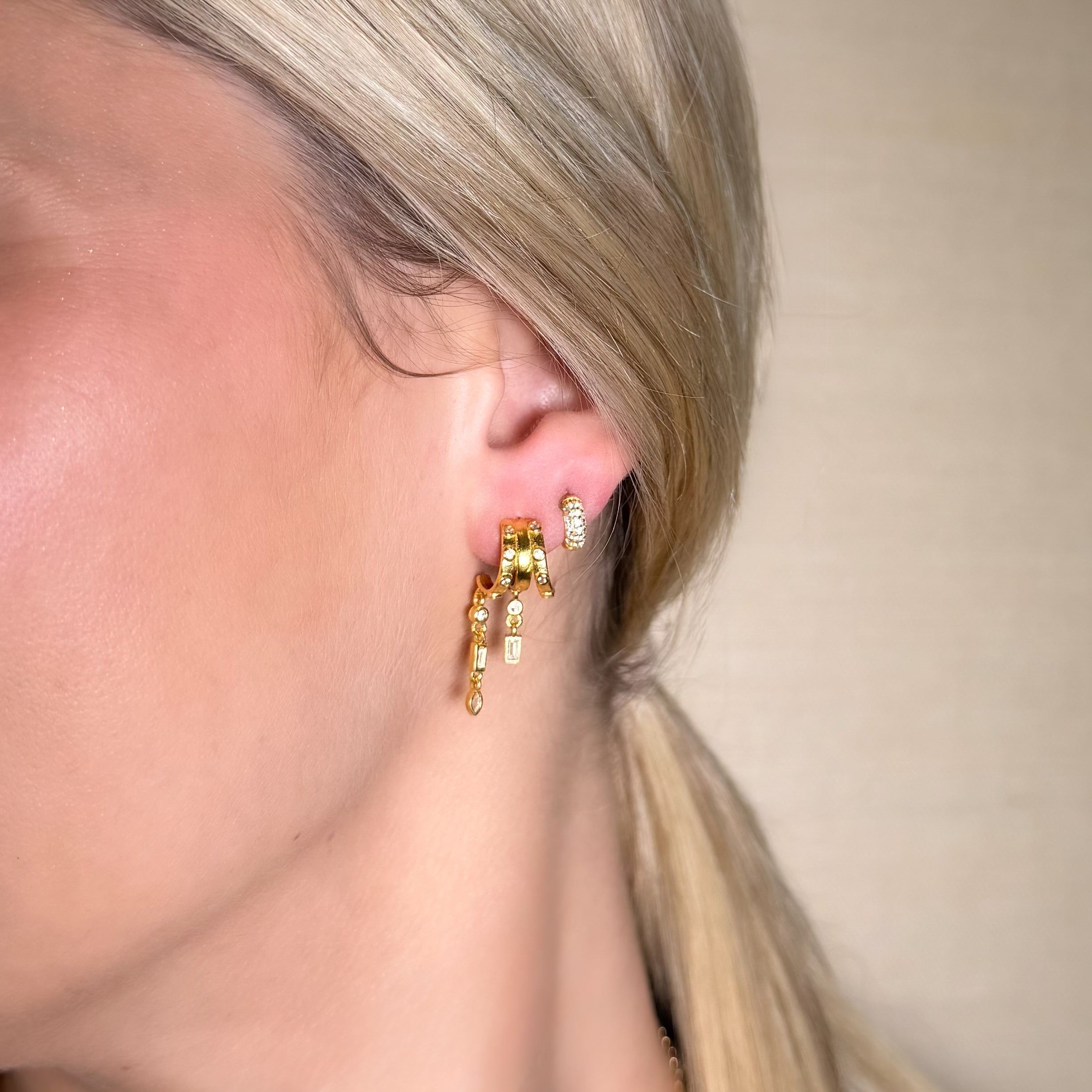 Stud dangling earrings 