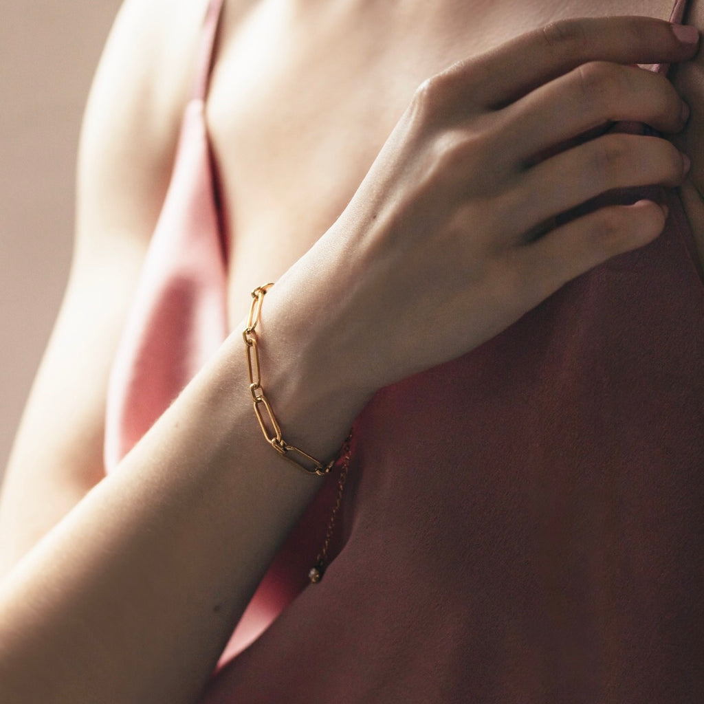 Ella bracelet gold flat link chain bracelet