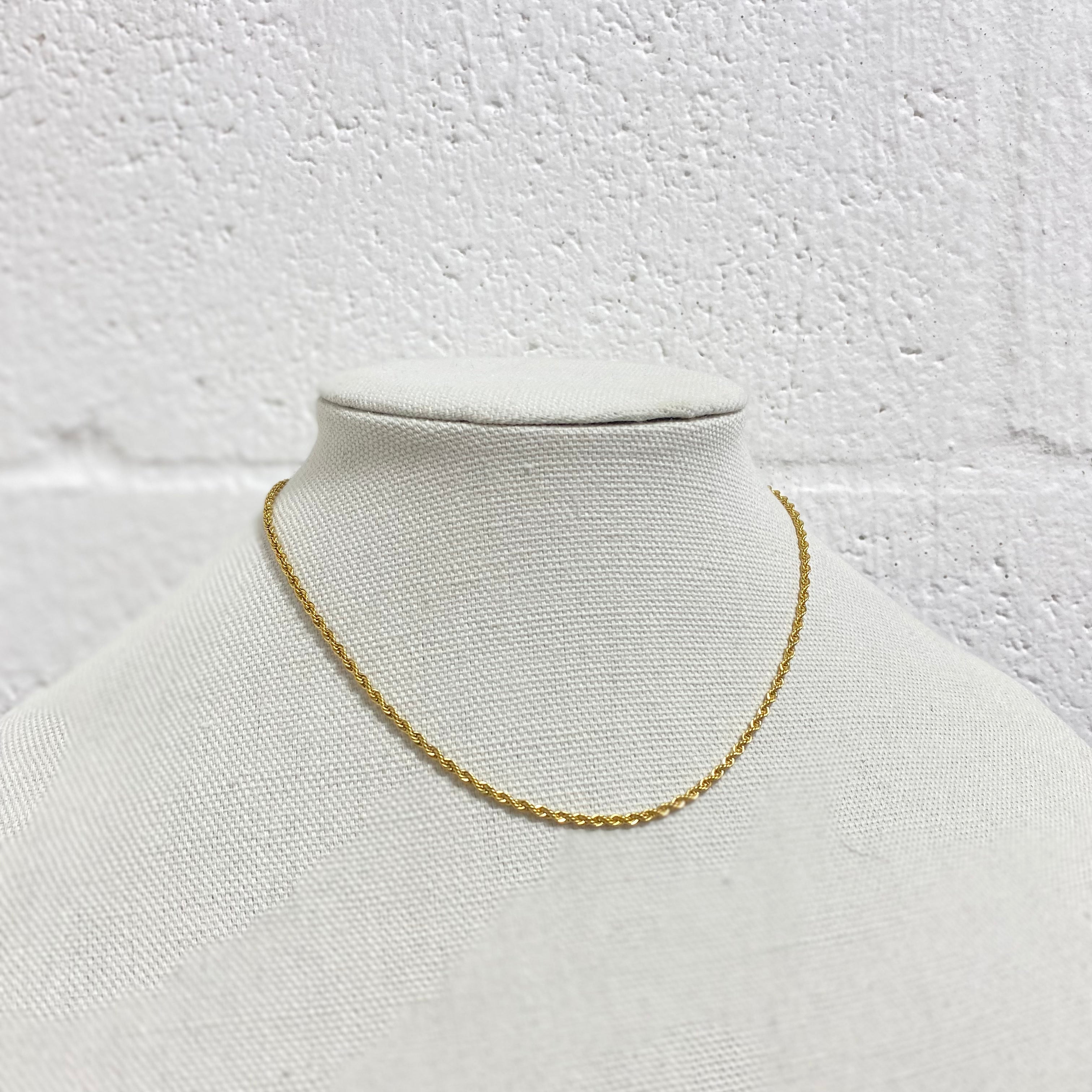 gold delicate twisted chain necklace